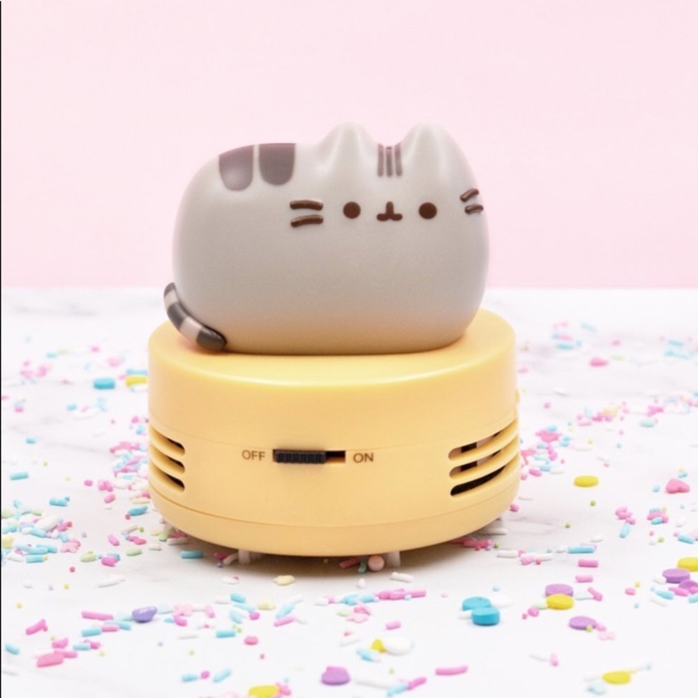 Pusheen Mini Vacuum